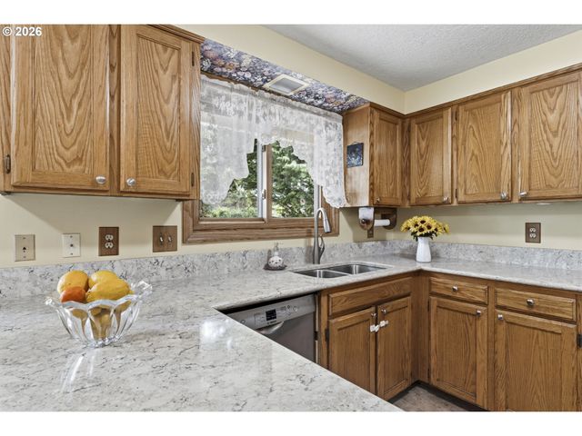 2095 Nw 3RD St, Gresham, OR 97030