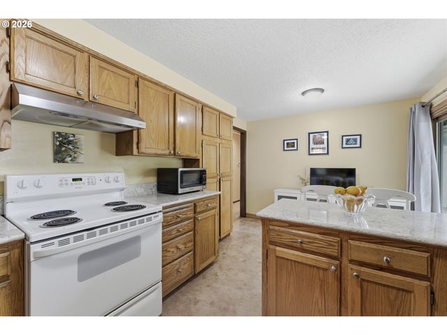 2095 Nw 3RD St, Gresham, OR 97030