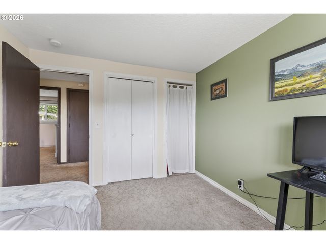 2095 Nw 3RD St, Gresham, OR 97030