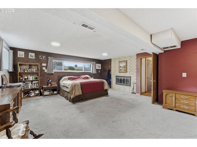 2095 Nw 3RD St, Gresham, OR 97030