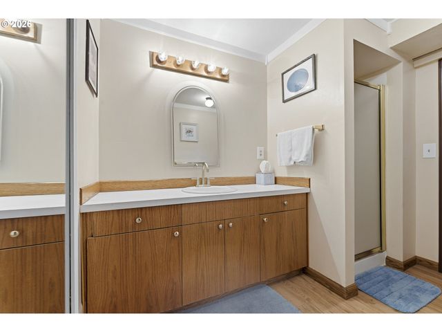 2095 Nw 3RD St, Gresham, OR 97030