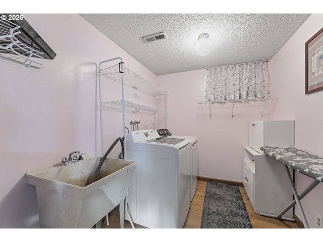 2095 Nw 3RD St, Gresham, OR 97030