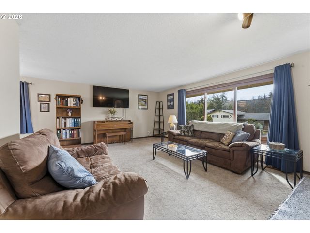 2095 Nw 3RD St, Gresham, OR 97030