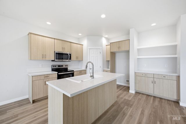 14104 Shiny Spruce St, Caldwell, ID 83607