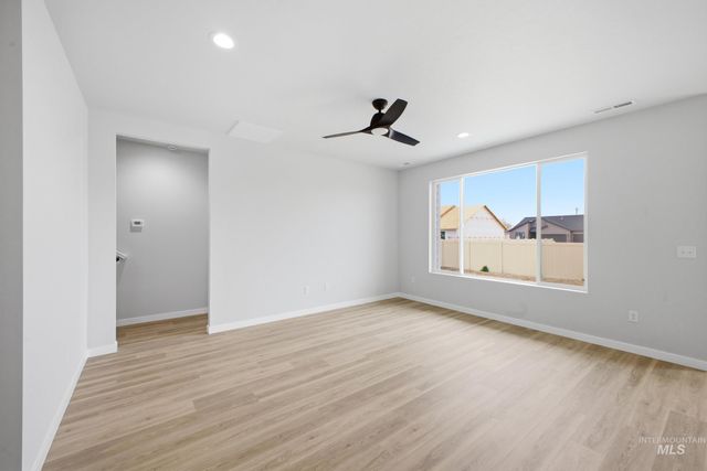 14104 Shiny Spruce St, Caldwell, ID 83607