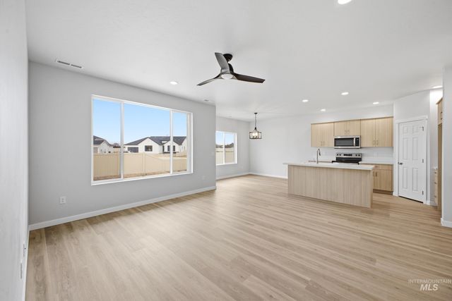 14104 Shiny Spruce St, Caldwell, ID 83607