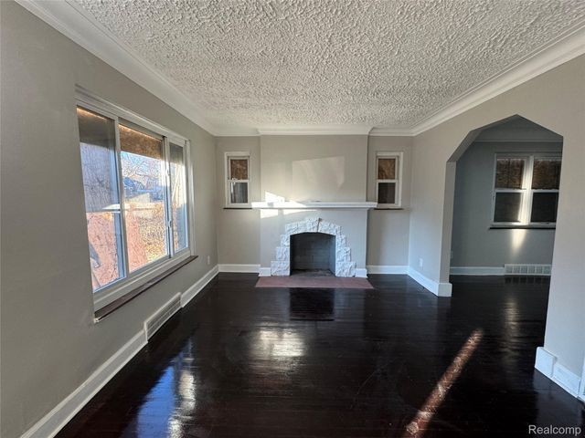 9760 Wayburn Street, Detroit, MI 48224