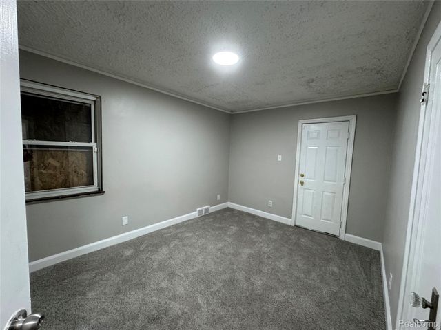 9760 Wayburn Street, Detroit, MI 48224