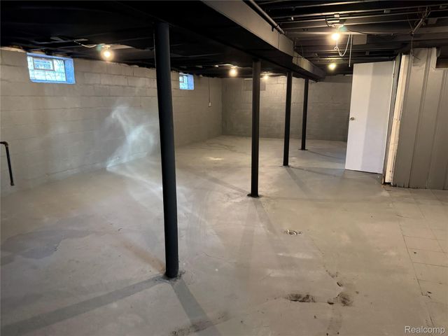 9760 Wayburn Street, Detroit, MI 48224