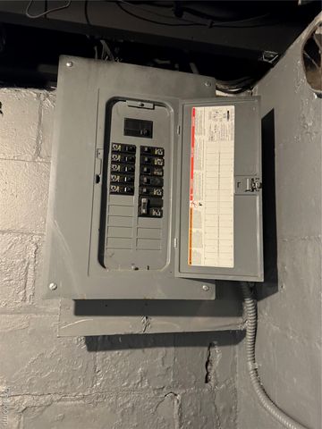 9760 Wayburn Street, Detroit, MI 48224