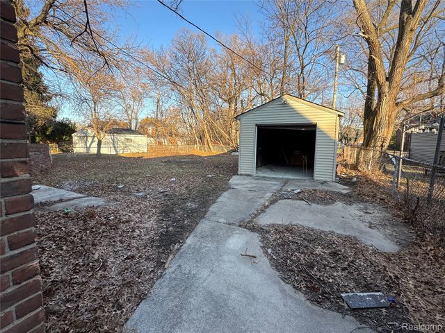 9760 Wayburn Street, Detroit, MI 48224