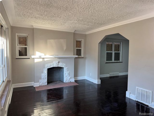 9760 Wayburn Street, Detroit, MI 48224