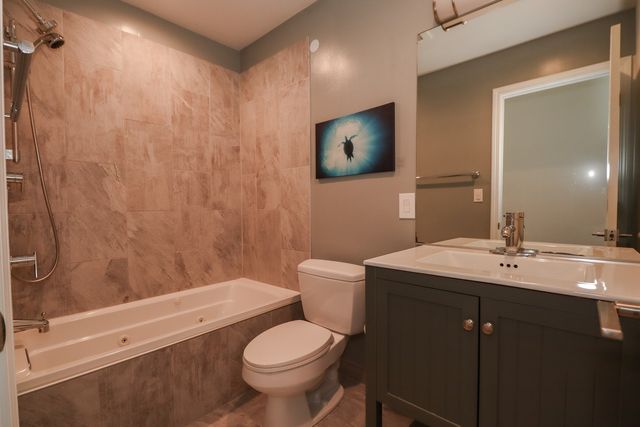 2732 W WASHINGTON Boulevard, Chicago, IL 60612