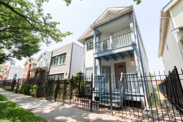 2732 W WASHINGTON Boulevard, Chicago, IL 60612