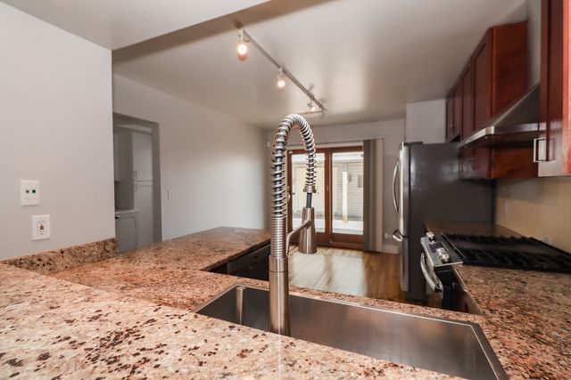 2732 W WASHINGTON Boulevard, Chicago, IL 60612