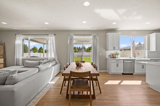 1650 N Meyers Ct, Liberty Lake, WA 99016