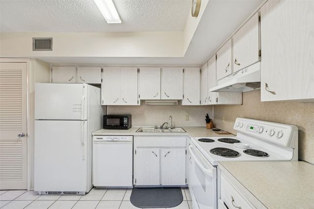 2226 SWITZERLAND WAY 46, Clearwater, FL 33763