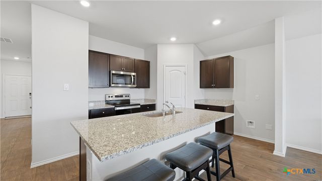 908 Pronghorn Trail, Seguin, TX 78155