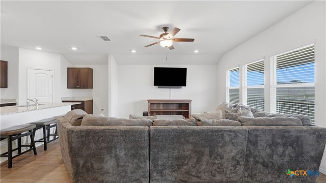 908 Pronghorn Trail, Seguin, TX 78155