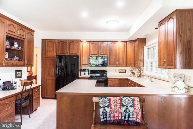 29 ALMOND DR, Hershey, PA 17033