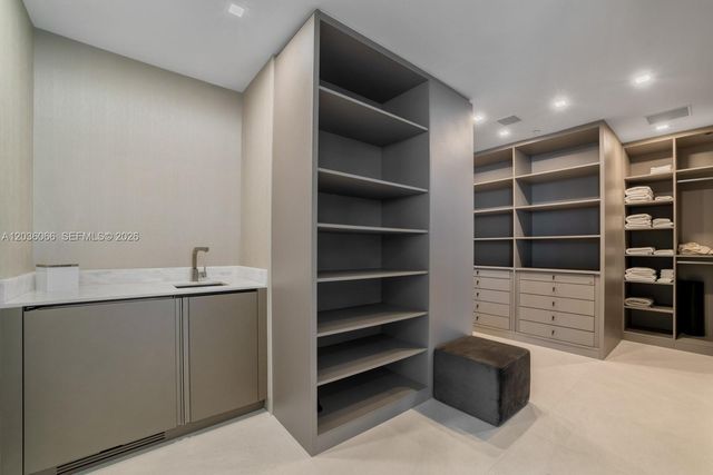 18975 Collins Avenue 3000, Sunny Isles Beach, FL 33160