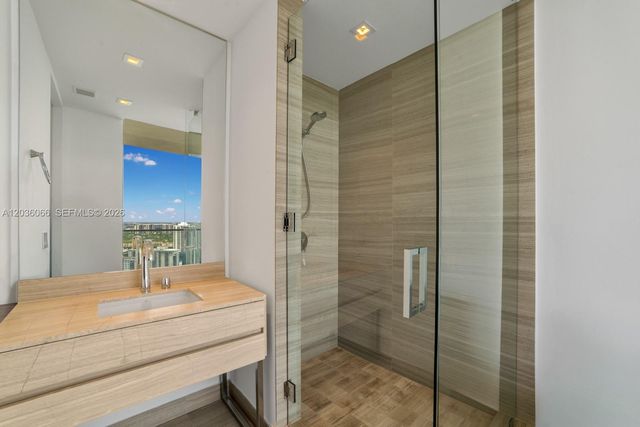18975 Collins Avenue 3000, Sunny Isles Beach, FL 33160