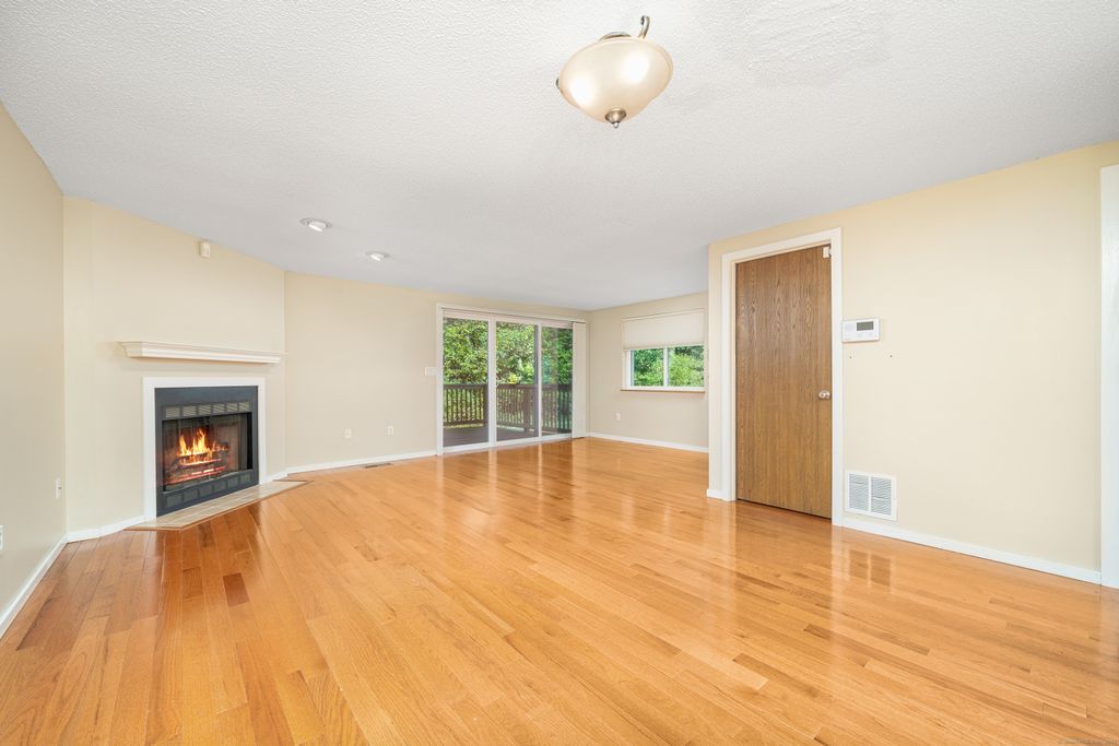 25 Sunridge Lane 25, Cromwell, CT 06416