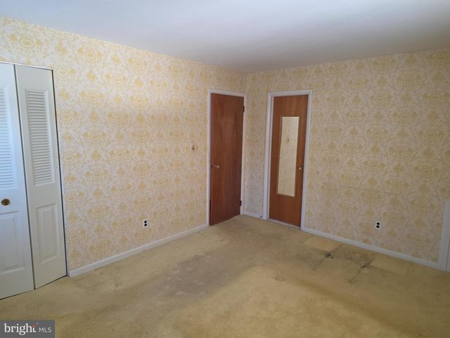 1013 HANCOCK DR, Blackwood, NJ 08012