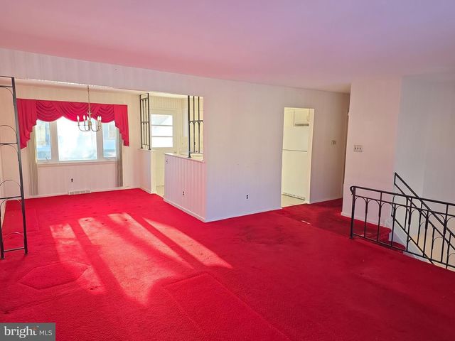 1013 HANCOCK DR, Blackwood, NJ 08012