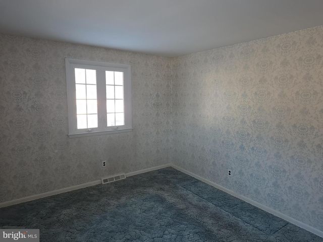 1013 HANCOCK DR, Blackwood, NJ 08012