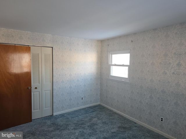 1013 HANCOCK DR, Blackwood, NJ 08012