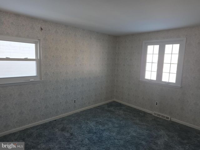 1013 HANCOCK DR, Blackwood, NJ 08012