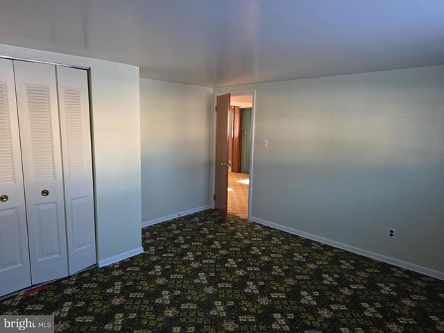 1013 HANCOCK DR, Blackwood, NJ 08012