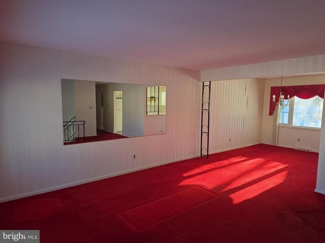 1013 HANCOCK DR, Blackwood, NJ 08012