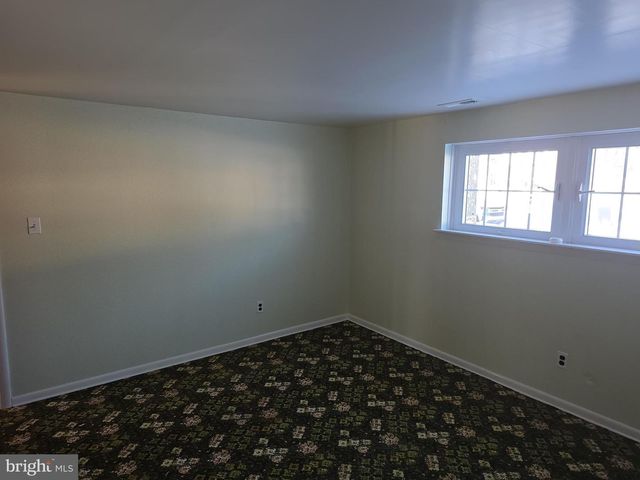 1013 HANCOCK DR, Blackwood, NJ 08012