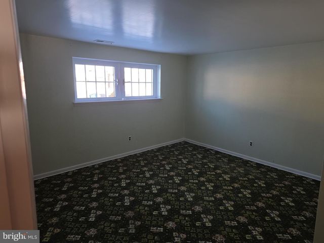 1013 HANCOCK DR, Blackwood, NJ 08012