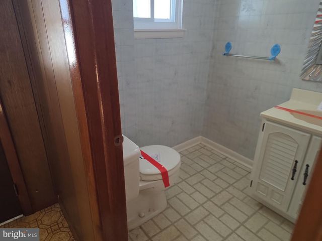 1013 HANCOCK DR, Blackwood, NJ 08012