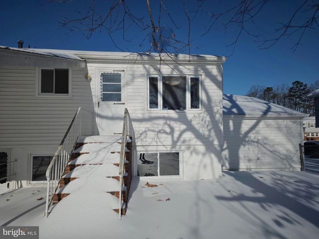 1013 HANCOCK DR, Blackwood, NJ 08012