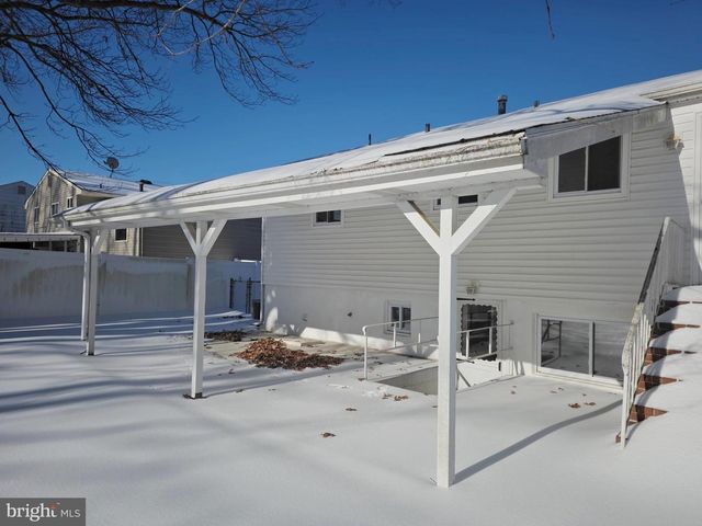 1013 HANCOCK DR, Blackwood, NJ 08012