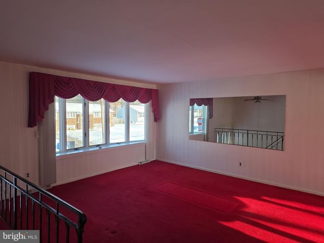 1013 HANCOCK DR, Blackwood, NJ 08012