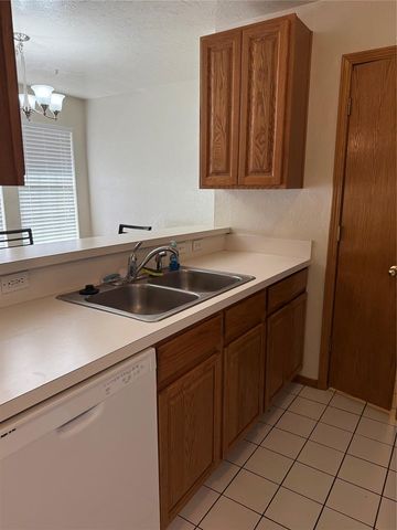 13813 Crossing Way West, Edmond, OK 73013