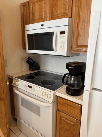 13813 Crossing Way West, Edmond, OK 73013