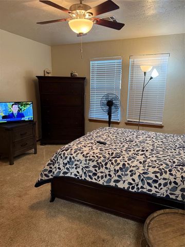 13813 Crossing Way West, Edmond, OK 73013