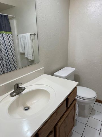 13813 Crossing Way West, Edmond, OK 73013