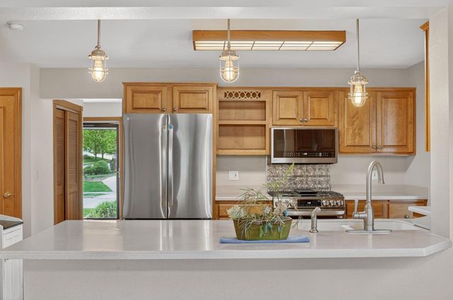 517 Cambridge AVENUE, Waukesha, WI 53188