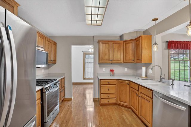 517 Cambridge AVENUE, Waukesha, WI 53188