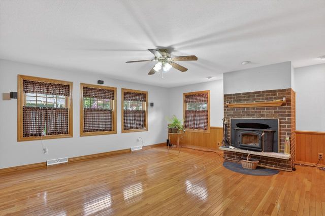 517 Cambridge AVENUE, Waukesha, WI 53188