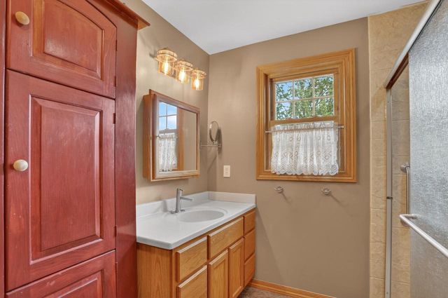 517 Cambridge AVENUE, Waukesha, WI 53188