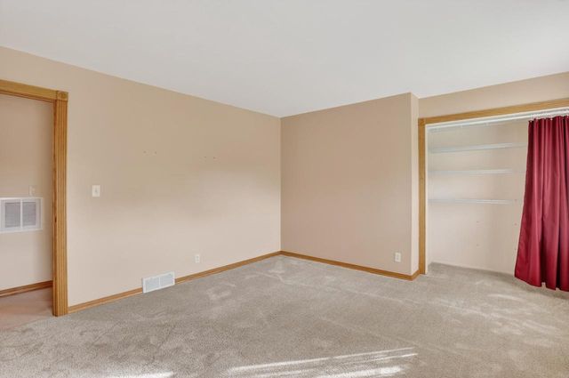 517 Cambridge AVENUE, Waukesha, WI 53188