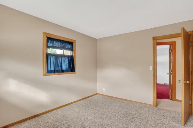 517 Cambridge AVENUE, Waukesha, WI 53188